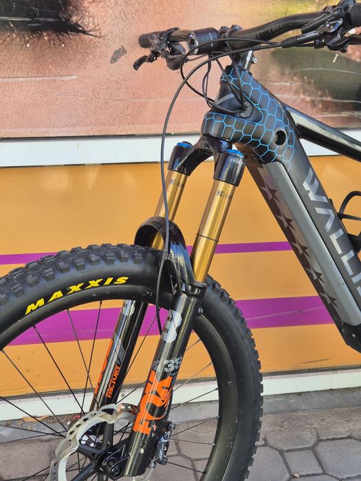 Bicicleta electrica  emtb Wallis full carbon 27.5
