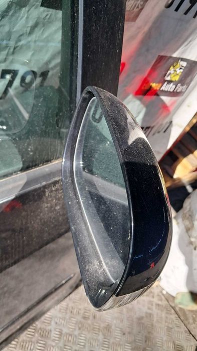 oglinda dreapta VW Touran an 2004