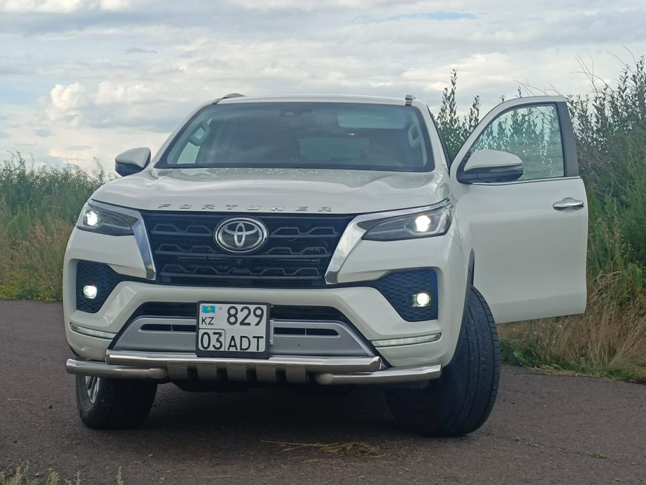 Продам Toyota Fortuner