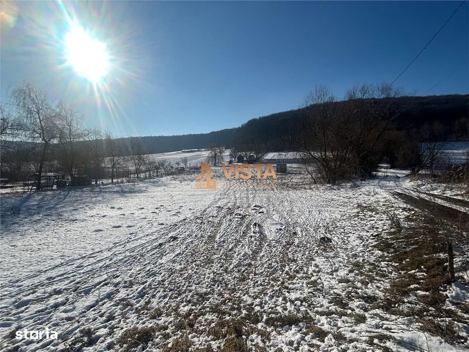 Vanzare Teren, valcele, 3000 mp, intravilan. 14 Euro mp.