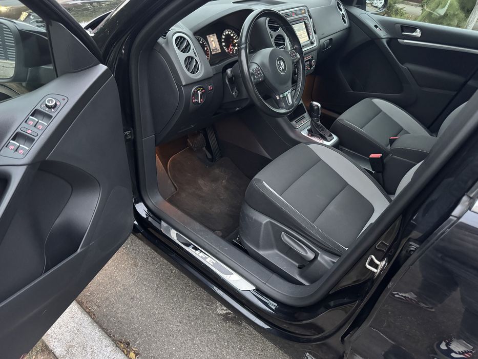 VW Tiguan LIFE 2.0 / 140 CP / Automat / 4 x 4  / NAVI 145 200 KM