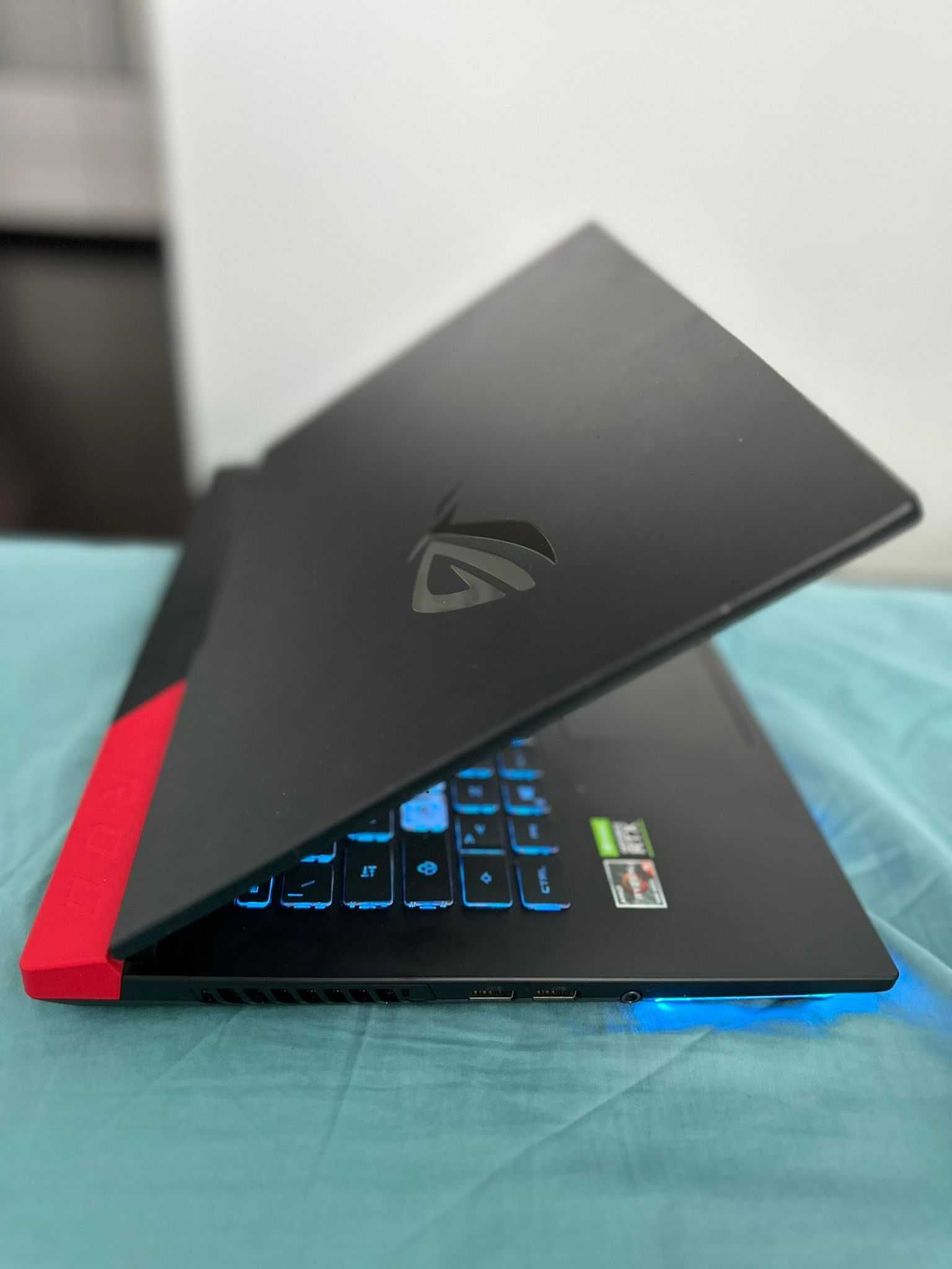 Vând Laptop ASUS Gaming 15.6'' ROG Strix G15 G513QM 2022