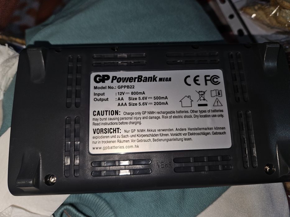 Incarcator GP Batteries PB22GS Mega pentru 8 acumulatori AA R6 sau AAA