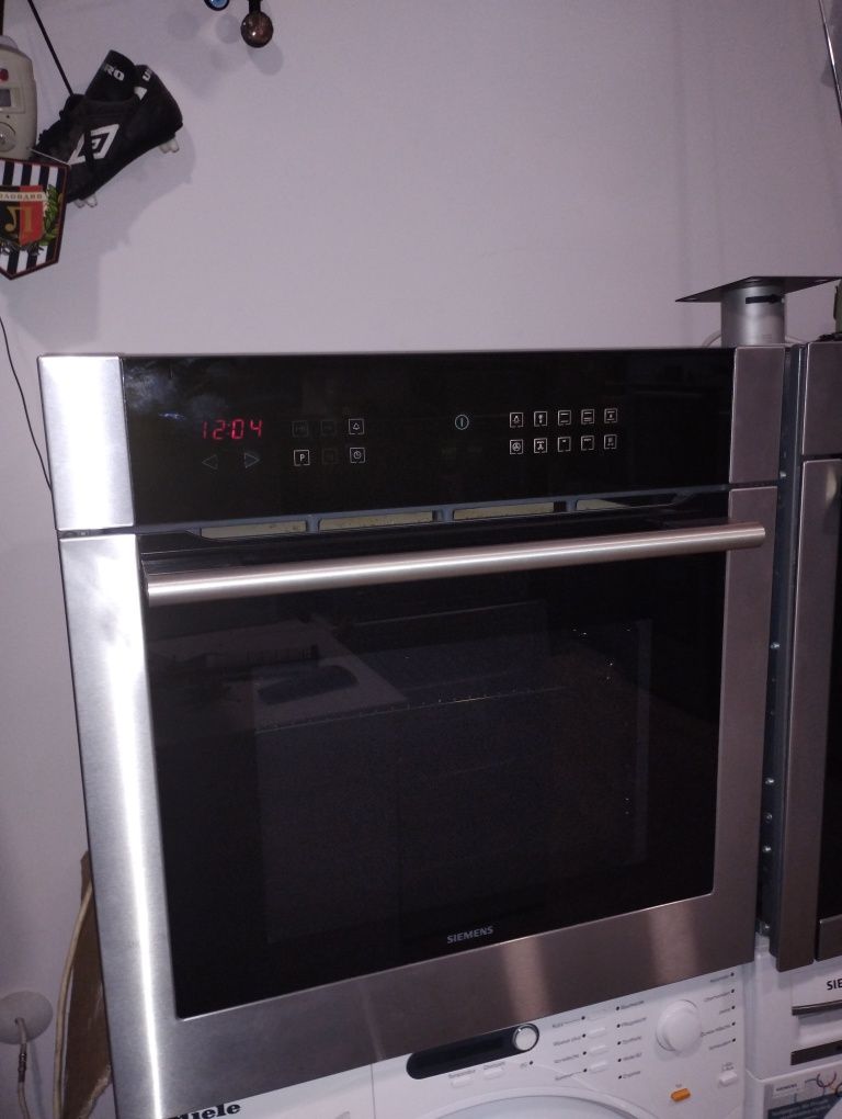 Фурна Siemens Black edition