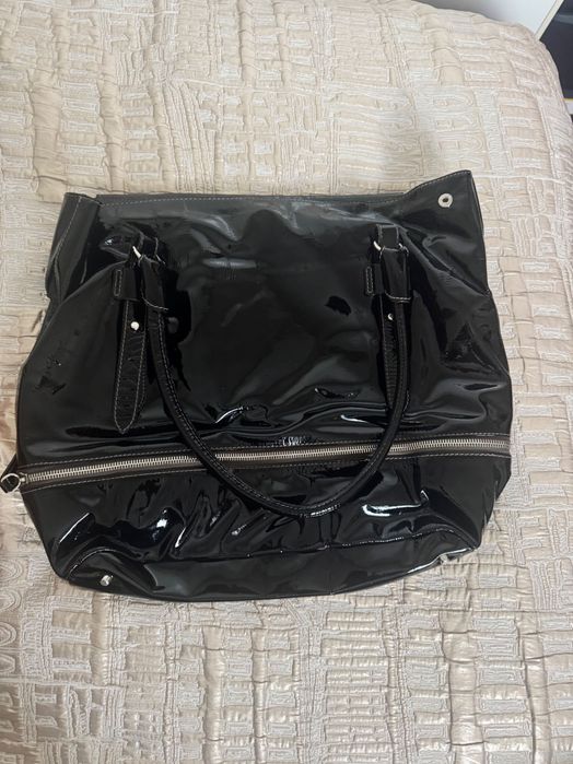 Лачена чанта Furla