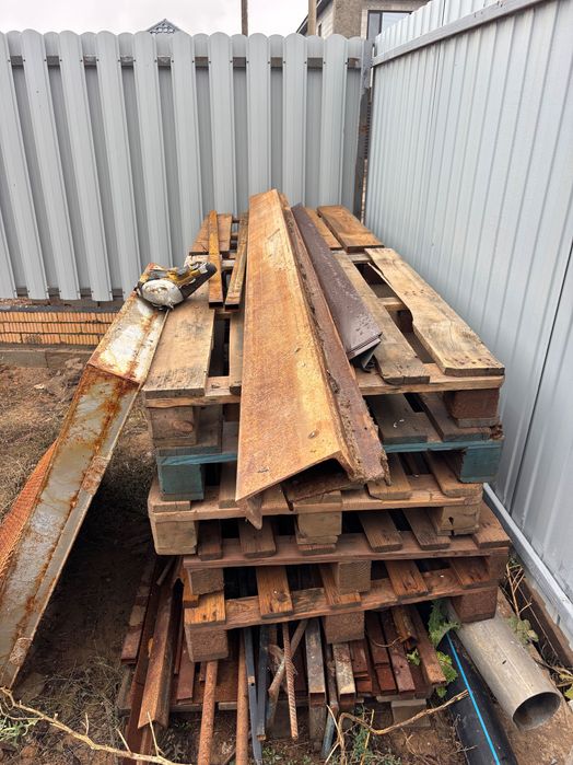 Швеллер 16 продам по 3 мерта