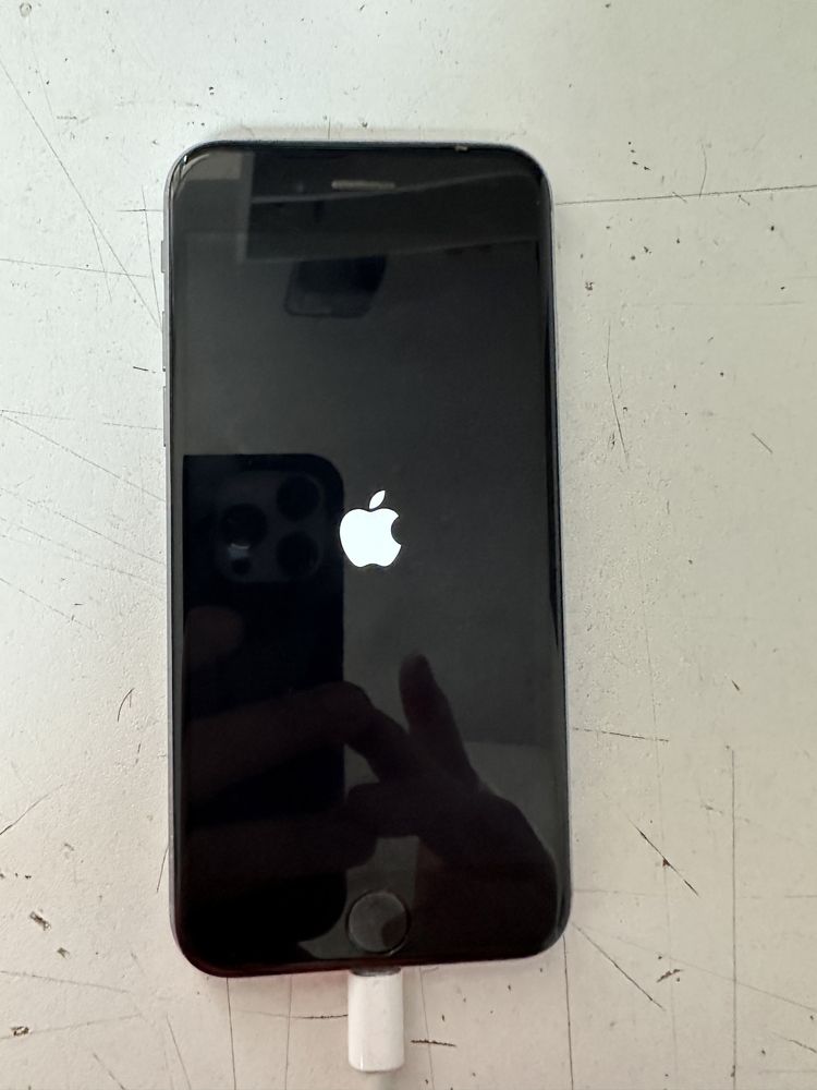 telefon Apple Iphone 6 pentru piese-display bun-