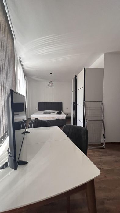 Дава се под наем Едностаен апартамент в Варна, Център - 35 кв.м за 500 € - Снимка #2