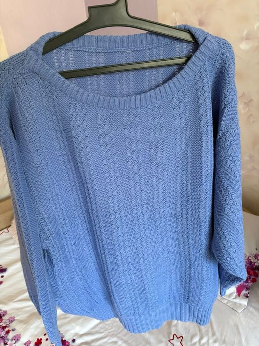 Лот-3пуловера +2шала. За гръдна обиколк от 100 до 150см.