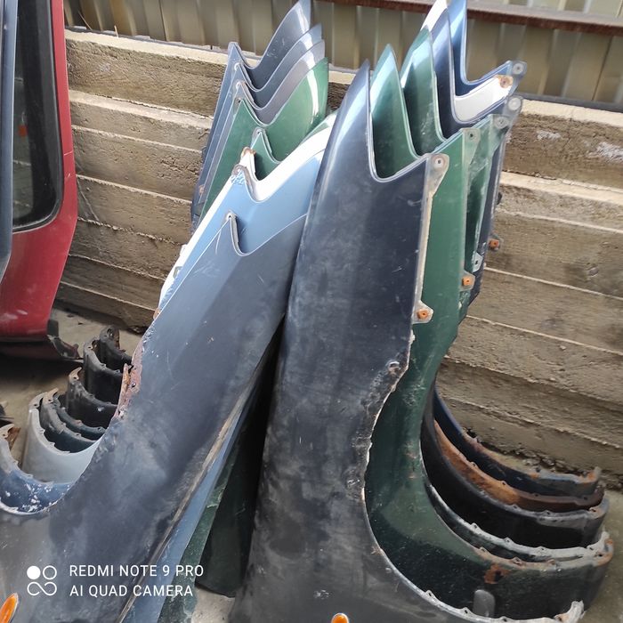 Продам крылья на Мазда 626 птичка