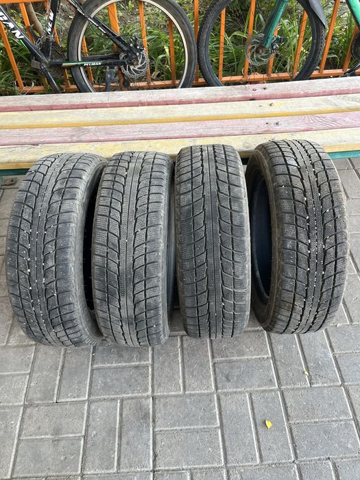 Шины 185/60/15 в отличном состоянии