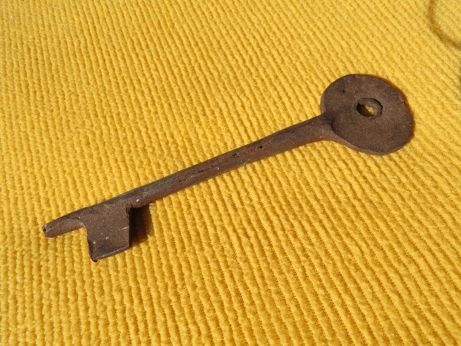 Cheie executata manual in anii '30