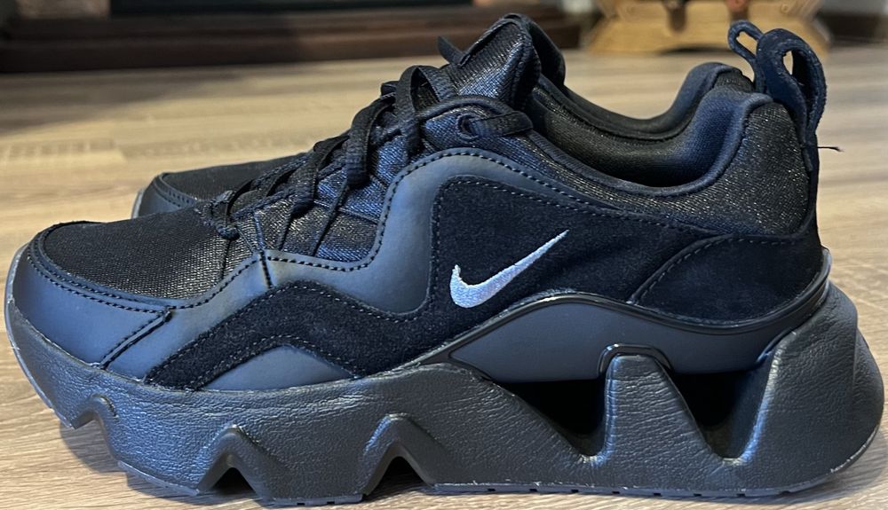 Nike RYZ 365.  Marime 37,5 (23.5 cm)