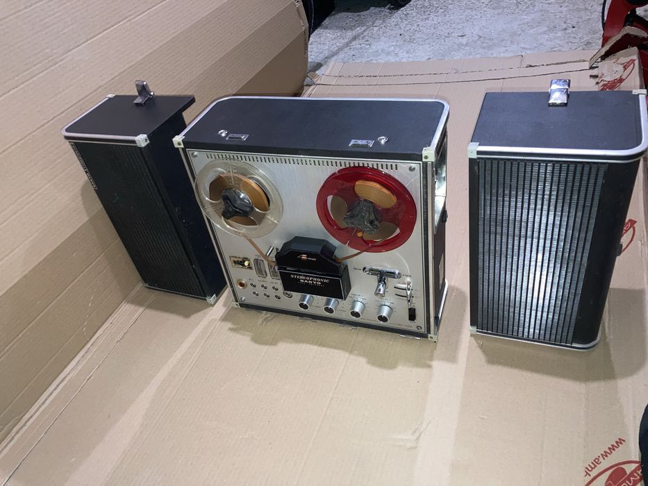 magnetofon portabil stereofonic Sanyo Model japonez MR-929