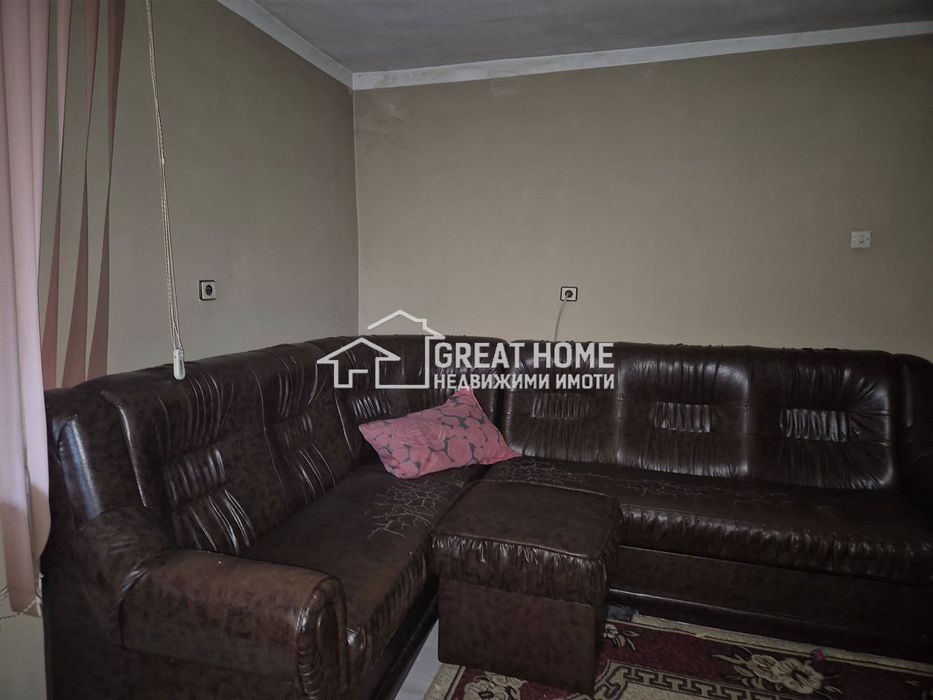 Продава се Къща в с. Васил Левски, Област Търговище - 300 кв.м за 417 €/кв.м - Снимка #2