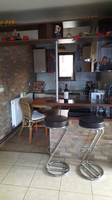 Inchiriere de revelion vila cu 8 camere si corp cu 4 camere