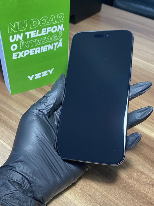 iPhone 15 Pro Max / 256 GB / Sănătate baterie 90% / Ca nou
