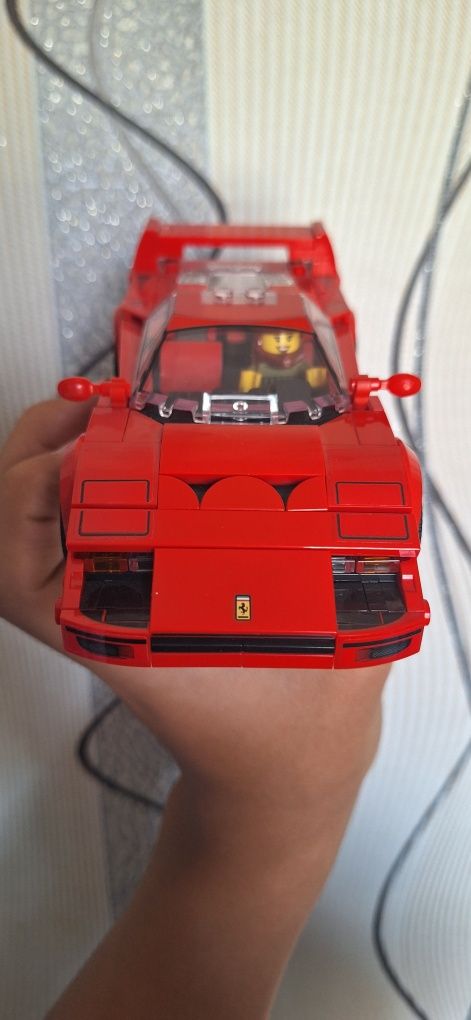 Продам оригинальный Lego Ferrari f40 от коллекции Speed Champions
