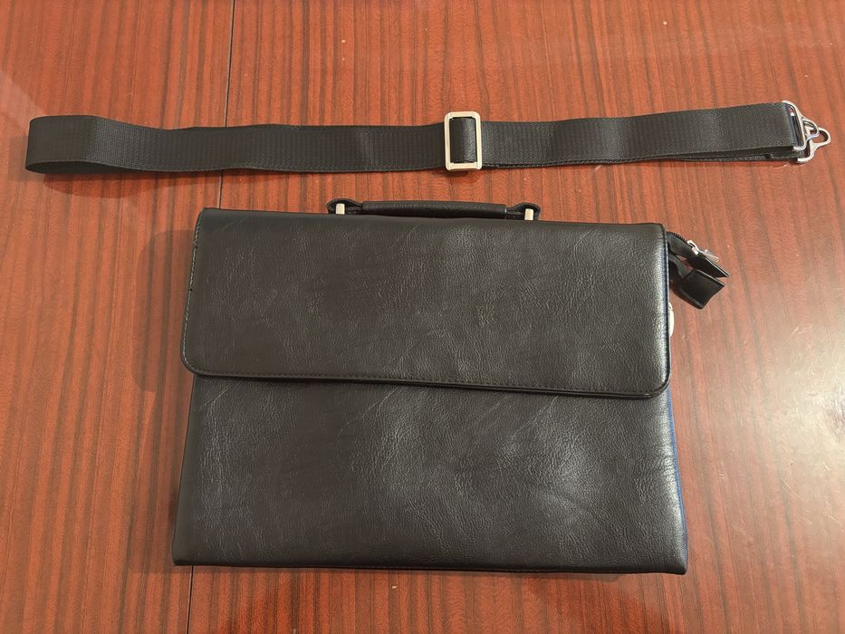 Дипломат черный новый с ремешком