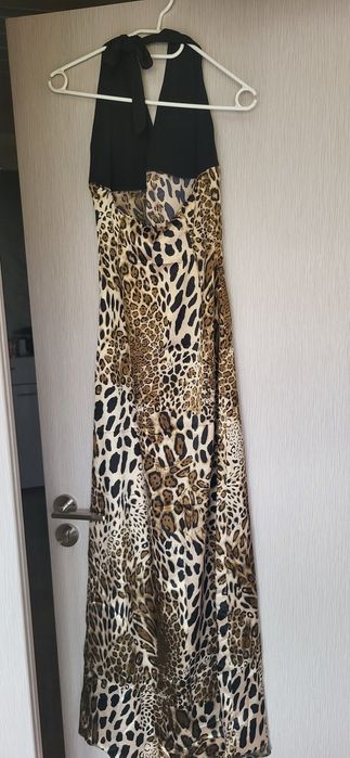 Стилна и красива стенен рокля