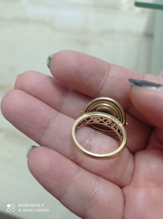 Златен ръчно изработен бутиков пръстен