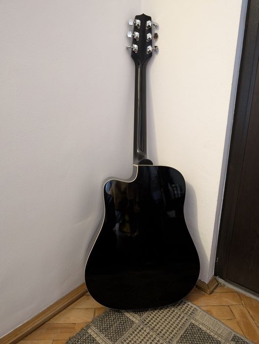 Chitara acustica Hora Reghin, neagra, productie 2004 + husa rucsac