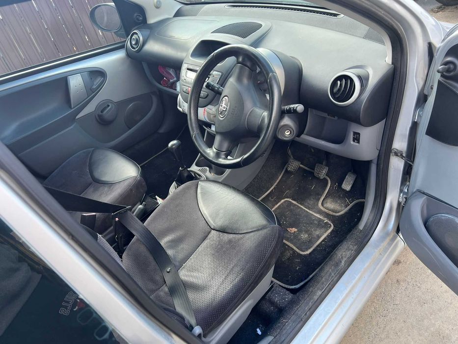 Dezmembrez toyota Aygo 2009 motor 1.0 benzina
