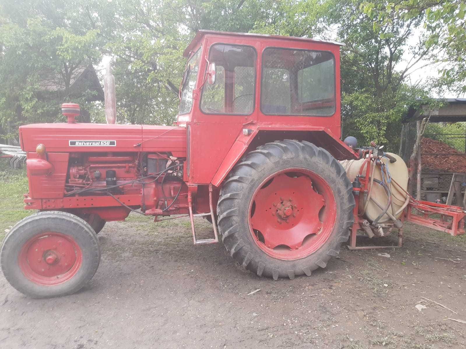 Vand tractor U650 cu disc si plug