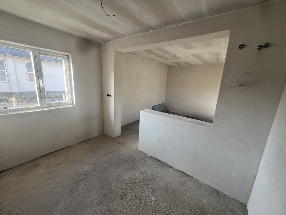 Vând  casă cu Teren , la 20 km de Baia Mare