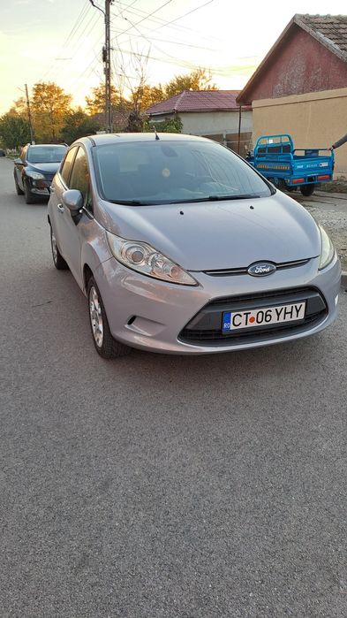 Vând ford fiesta 1,6 tdci full opțion