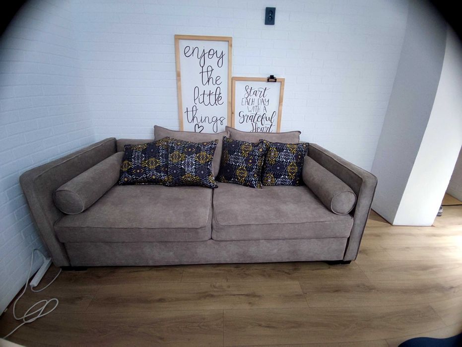 Продается диван в хорошем состоянии