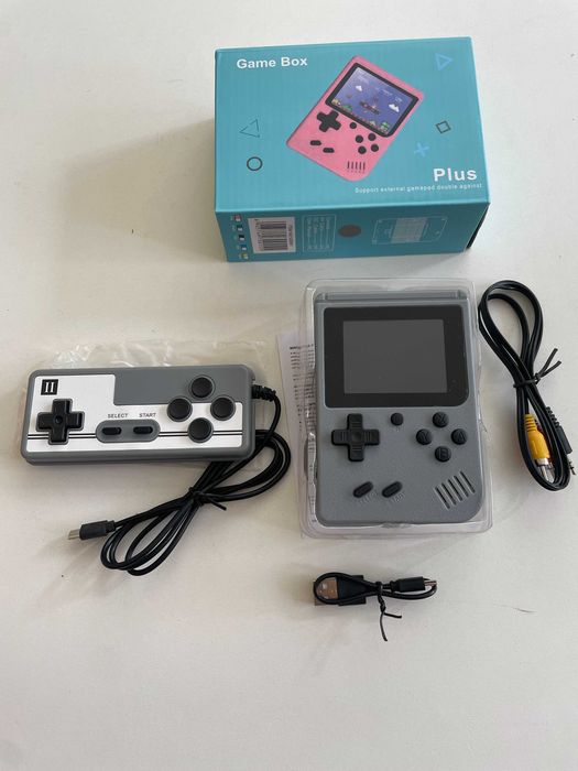 Преносима игрова конзола с 500 Вградени игри