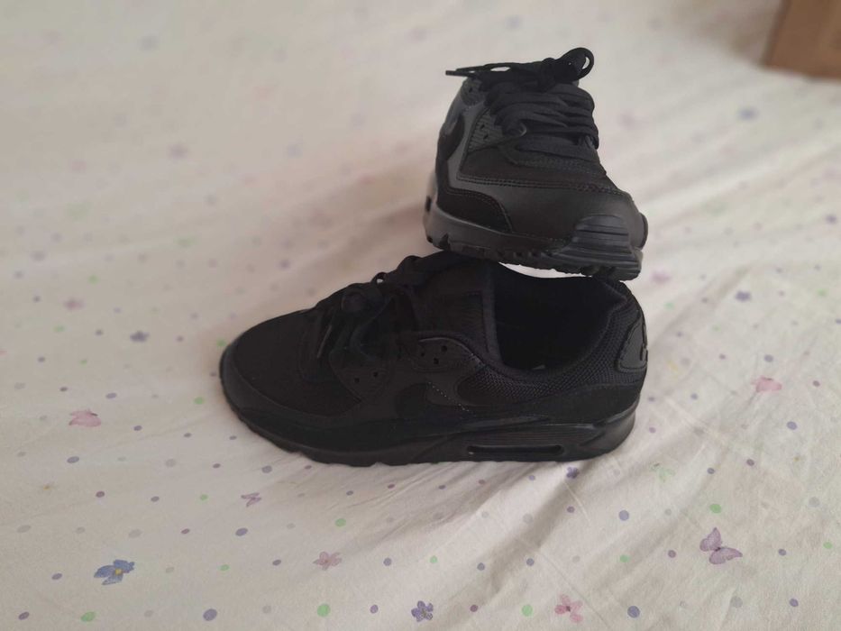 Чисто нови дамски маратонки NIKE AIR MAX 90