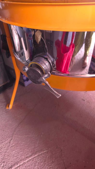 Нова центрофуга за вадене на мед! 3 /12 рамки