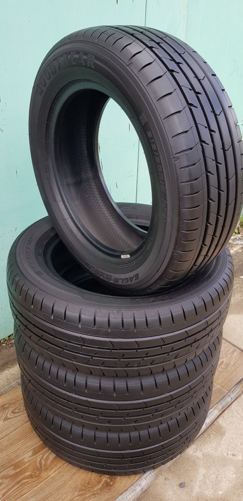 Goodyear Eagle Sport 215/60 R16