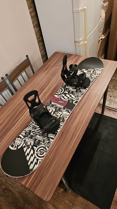 Placa Snowboard Burton Ripper 137 cu Legaturi Burton Custom S