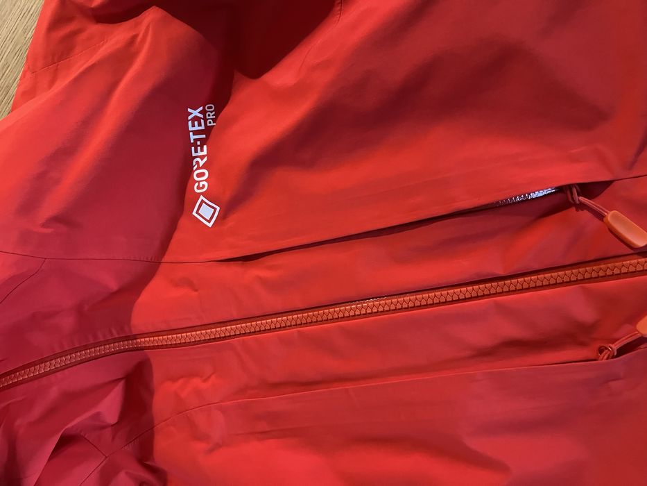 Vand geaca norrona goretex hardshell unisex