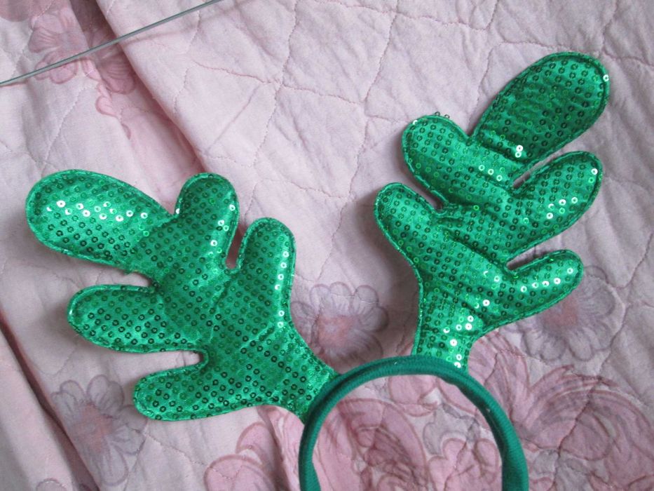 accesoriu verde simpatic cap