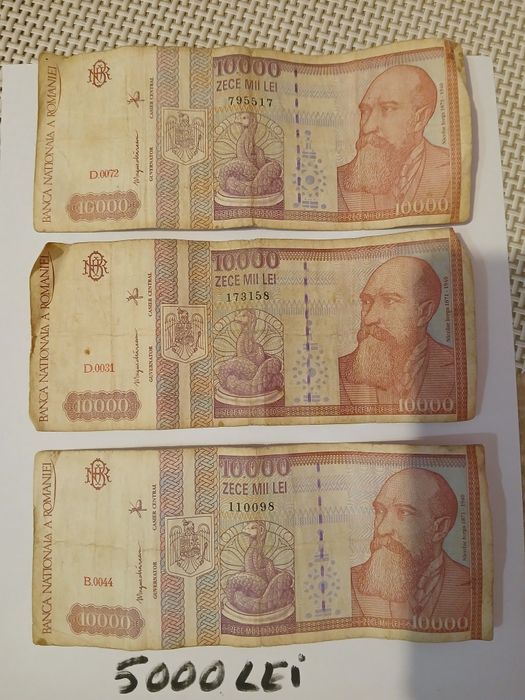 Vând bancnote și monezi