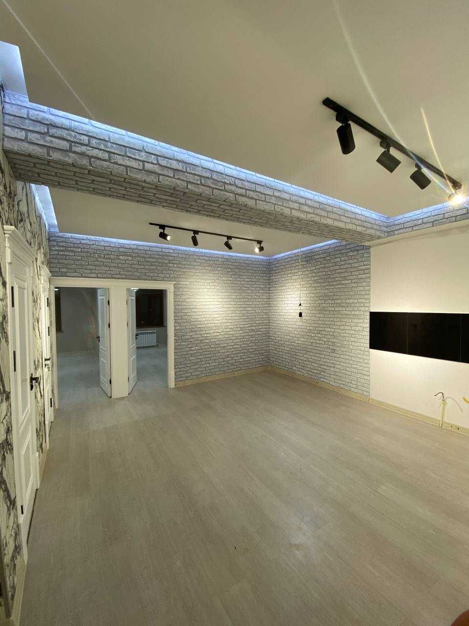 Продаётся трёхкомнатная квартира, (100 кв.)