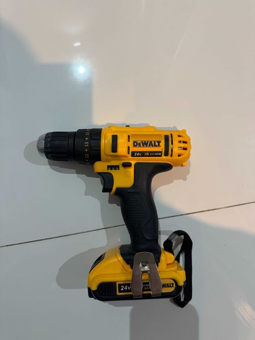 Винтоверт DeWalt DCD771 с 2 батерии