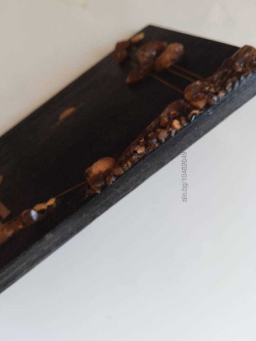 Картина с балтийски кехлибар на дърво 10*18 см