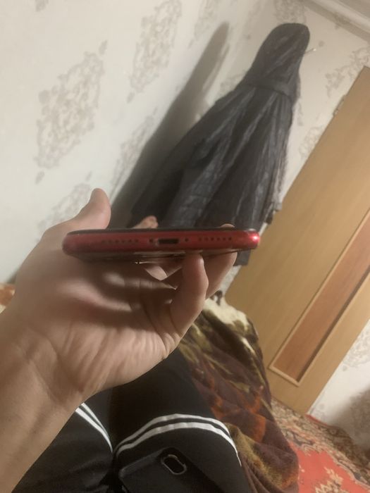 Айфон хр в нормальном состояние миинус корпус нету