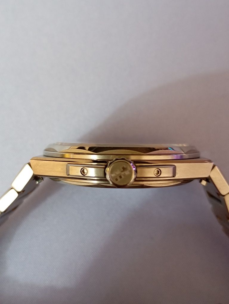 Christopher Ward 40mm Titanium