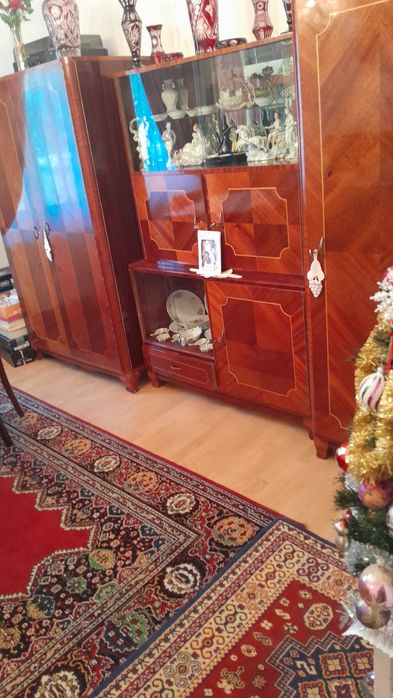 Vind mobila  de SUFRAGERIE din lemn de  CIRES  sau   FAC un  SCHIMB