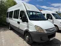 Microbuze Mercedes Sprinter si Iveco Daily