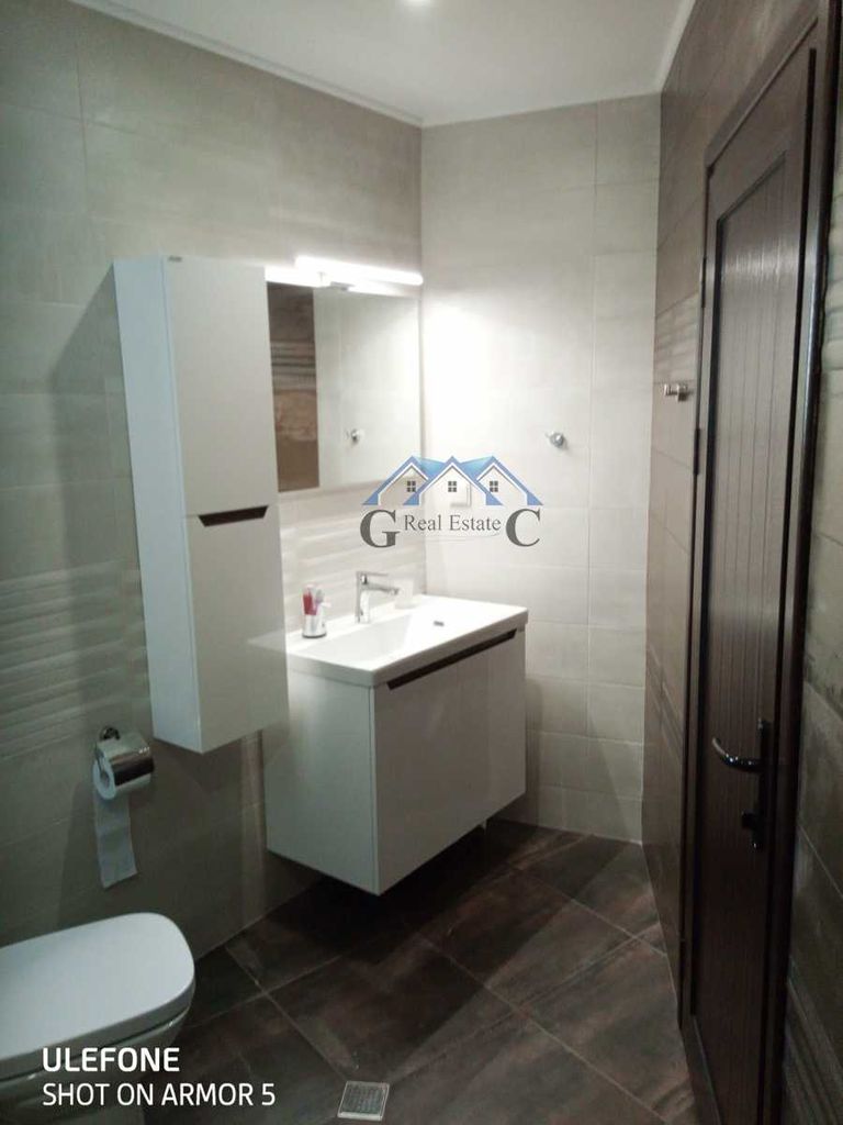 Продава се Къща в Варна, Левски - 245 кв.м за 1919 €/кв.м - Снимка #17