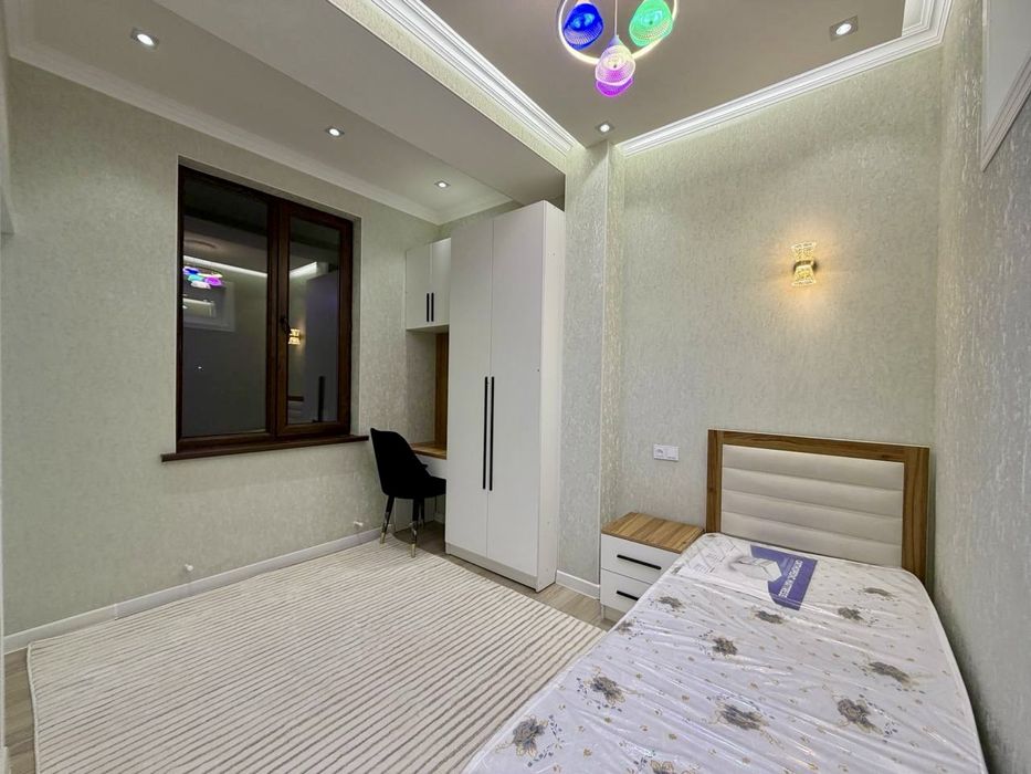 3х комнатная студия, на 4 этаже. Гагарина.