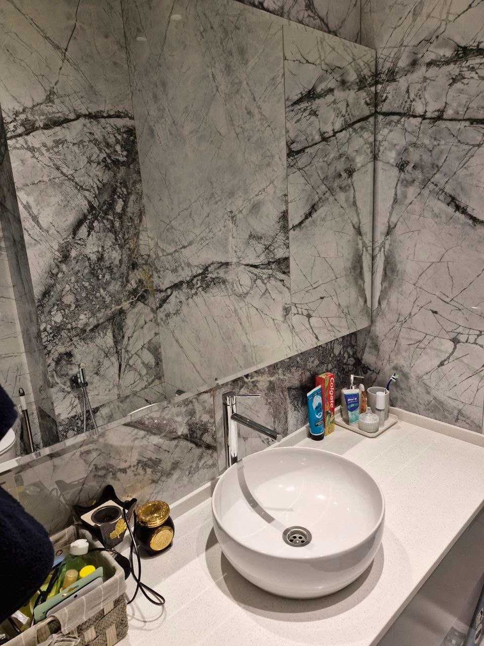 Электроаппарат.Greenwich.Продам 3 комн. квартиру на 7этаже 9эт. дома