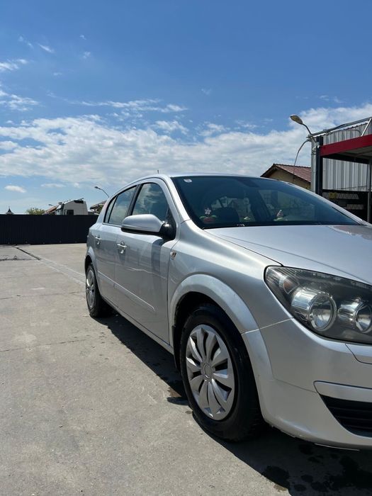 Vând Opel Astra H